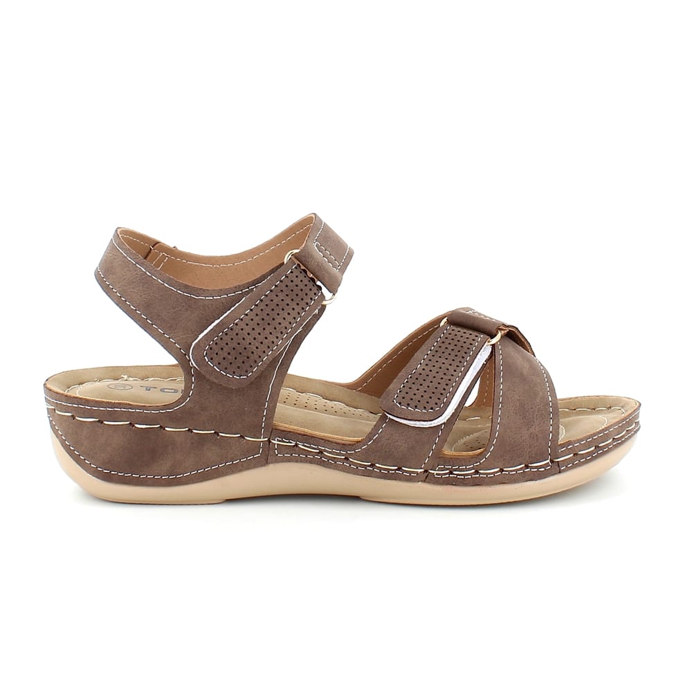 Let brun sandal til smalle fod - 38 - Sandaler Med